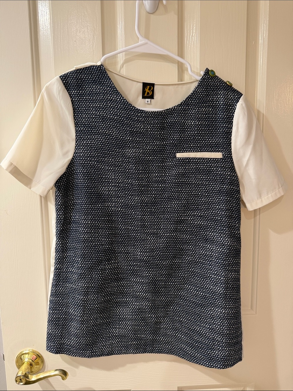 Like New 0 Blue Tweed Front Pocket Top with Cream Sleeves